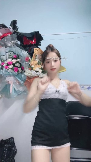 Thảo Như nhảy dance sexy cực sung lắc mông như con công – clip sex ThaoNhu